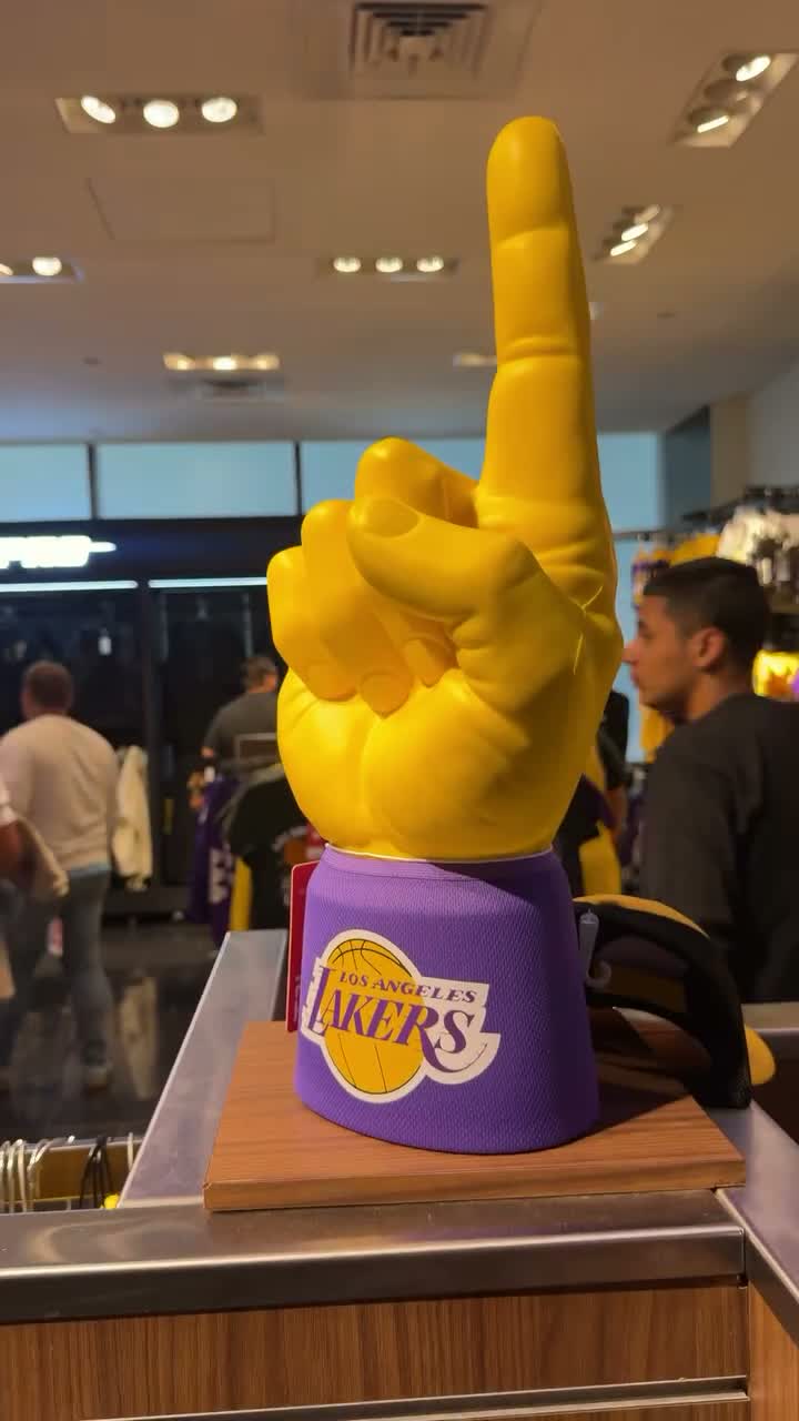 Lakers Store on Jun 17