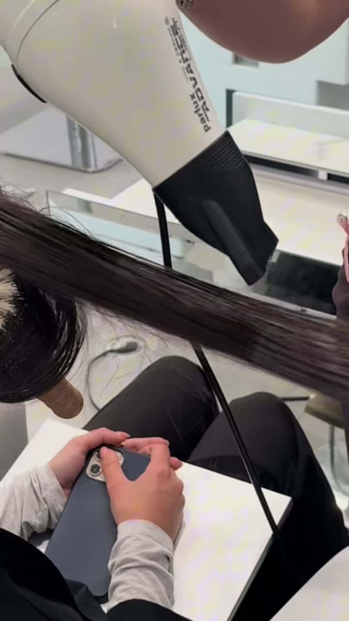 CHICAGO HAIRSTYLIST on Jun 4