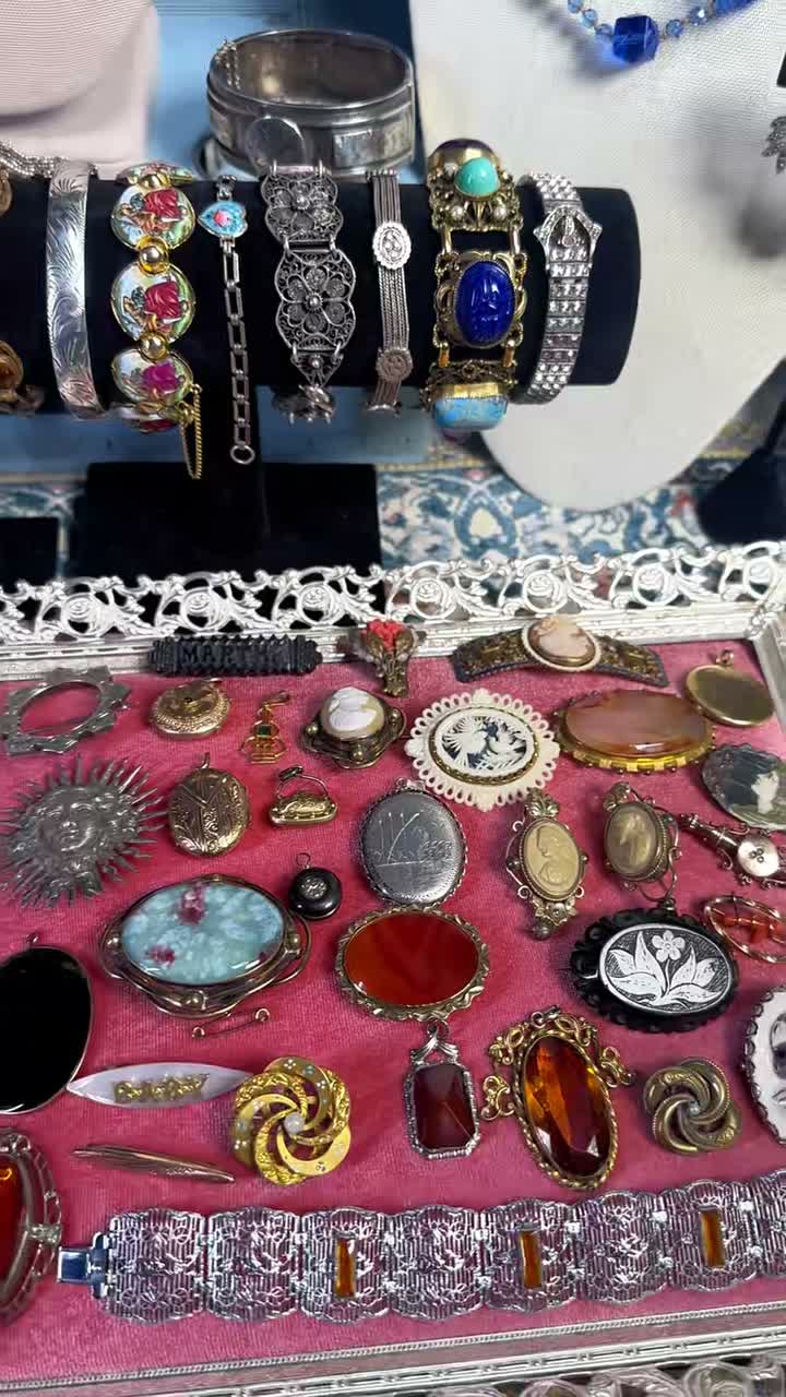 Deidre | JewelBoxThrifts on Jul 16