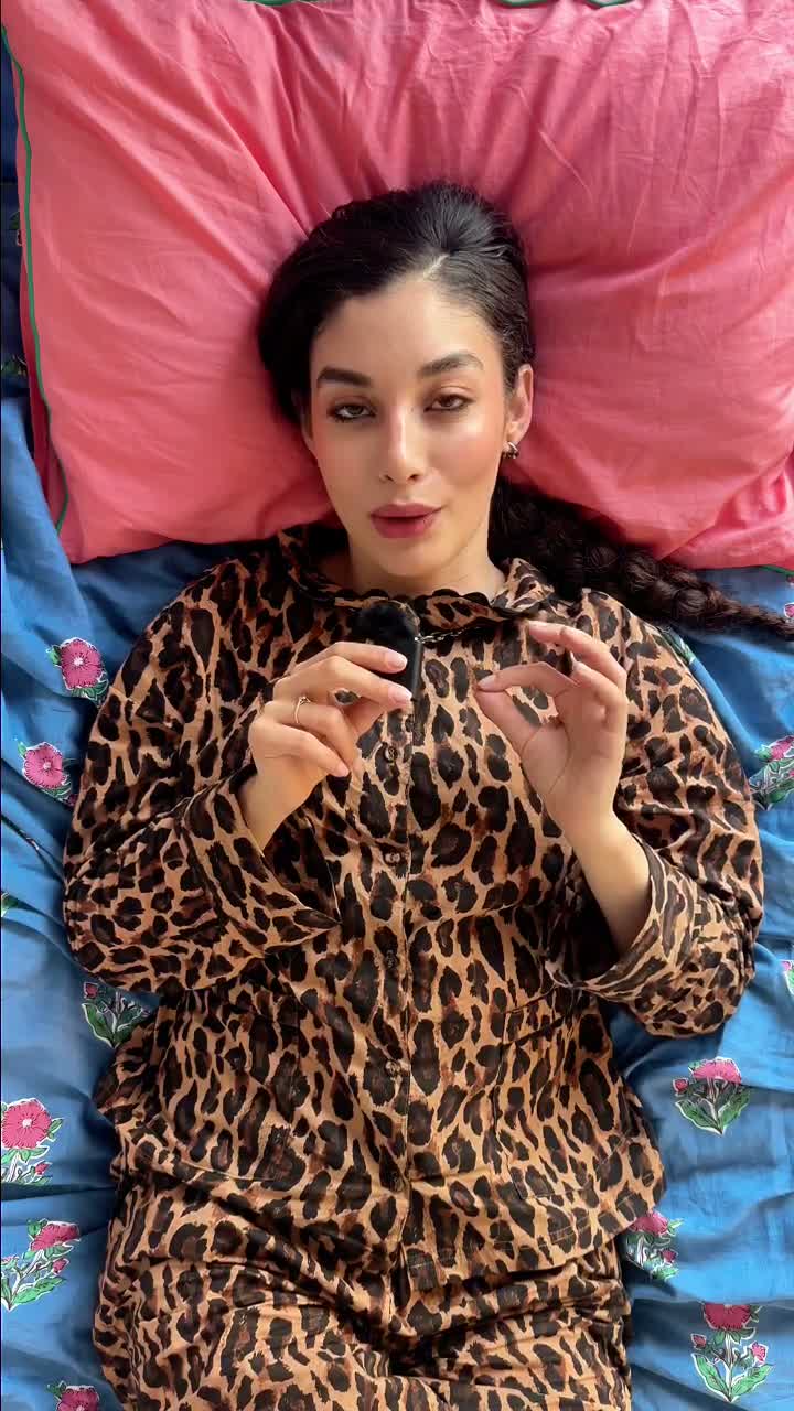Jiji 🐈‍⬛ chanteuse | mannequin | UGC on May 10
