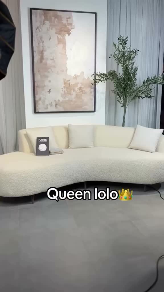 Queen Lolo on Jun 28