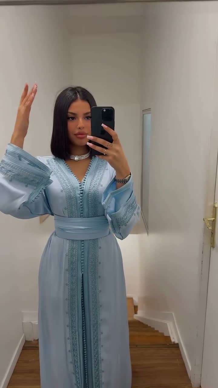 Caftan Bordeaux • Location & Vente 🪡🧵 on Mar 21