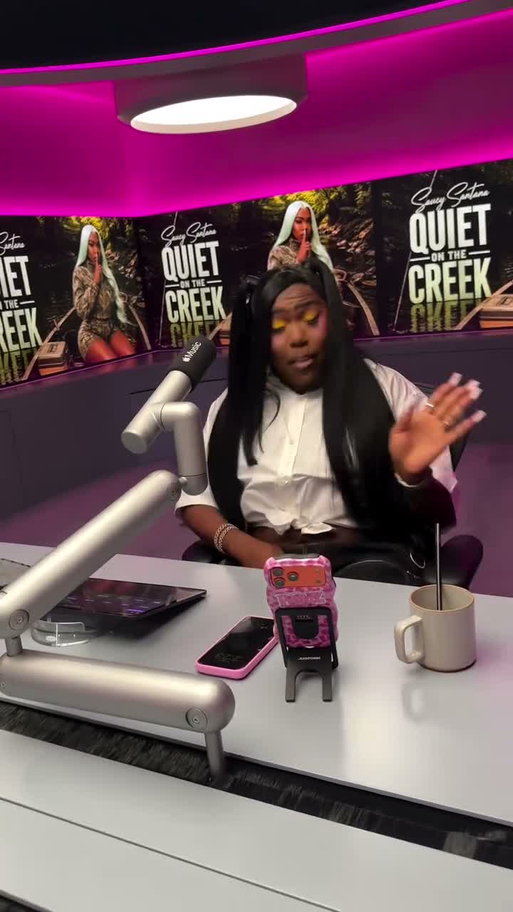 Material Gworllllll on Aug 20