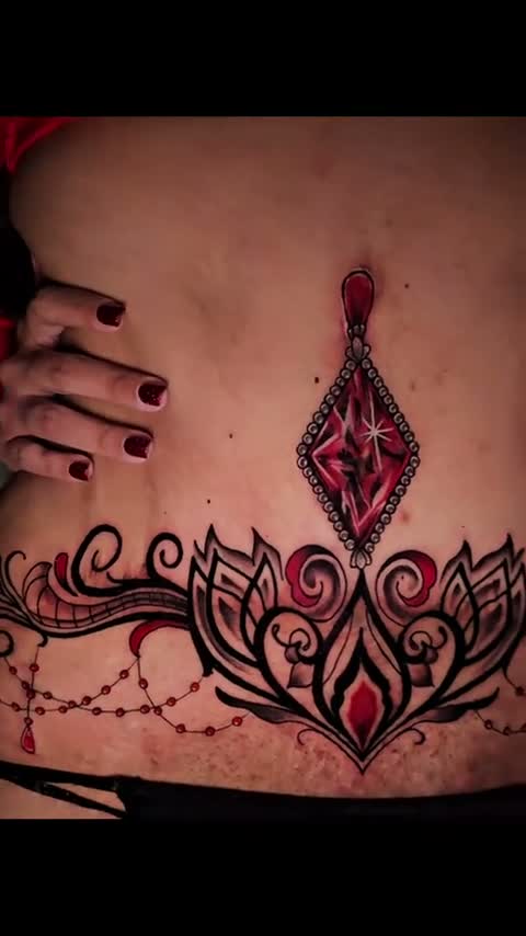 Nikki Seen Tattoos on Aug 4